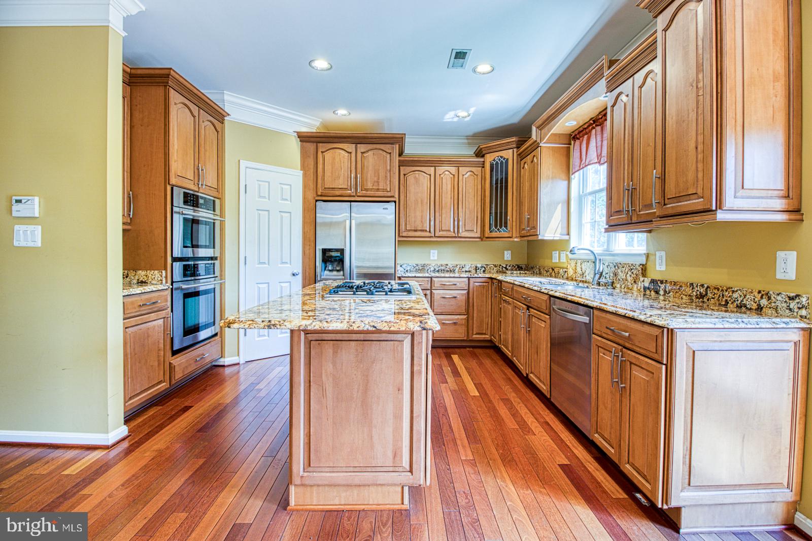 6151 Deer Ridge Trail Springfield, VA 22150 - Photo 9 of 42