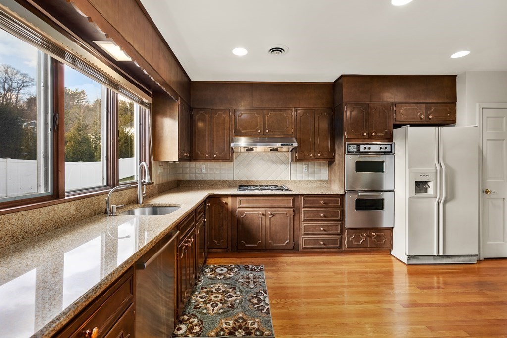 8 Lovett Road Newton, MA 02459 - Photo 9 of 18
