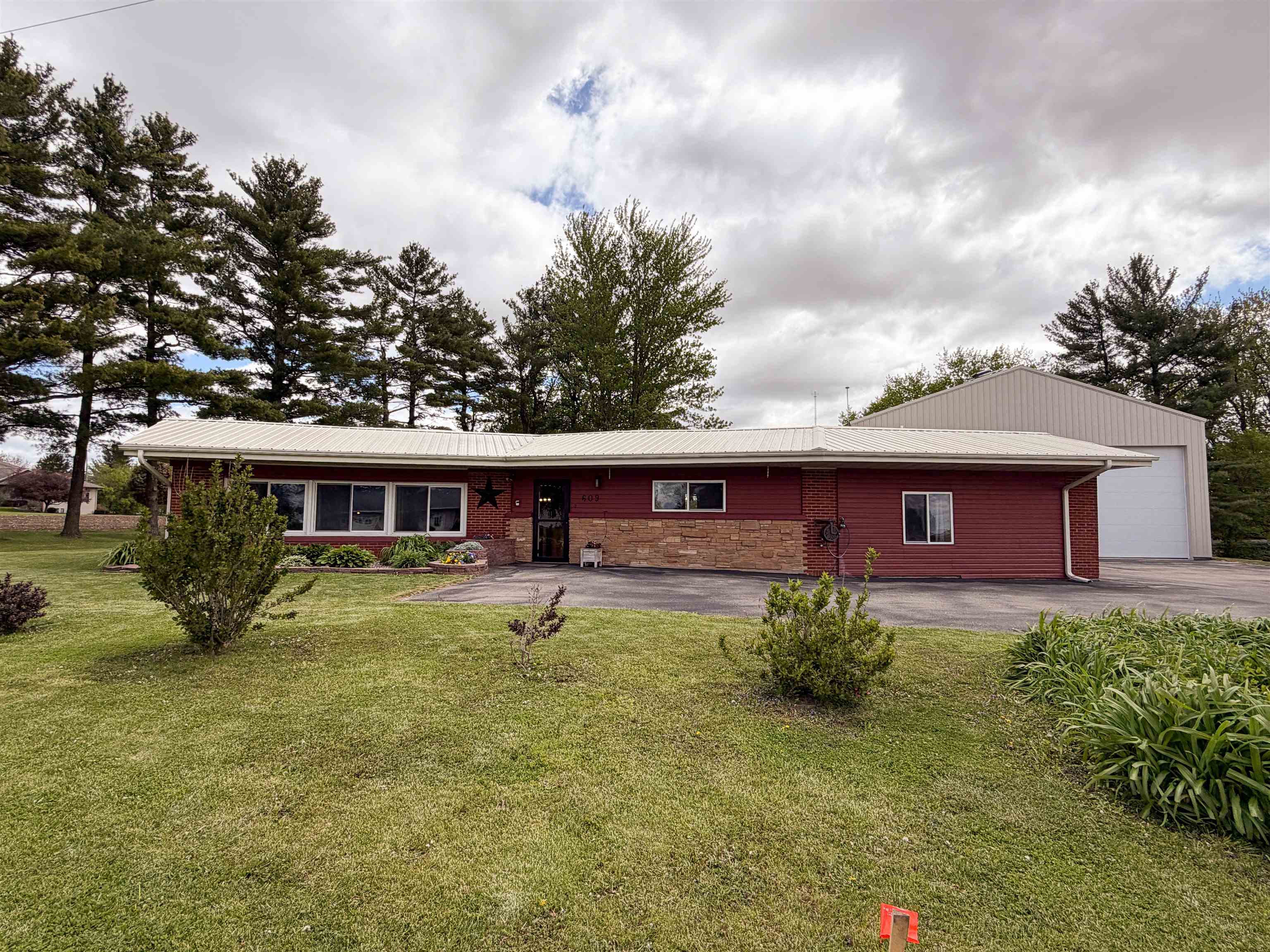 609 South County Road Montfort, WI 53569 - Photo 2 of 40