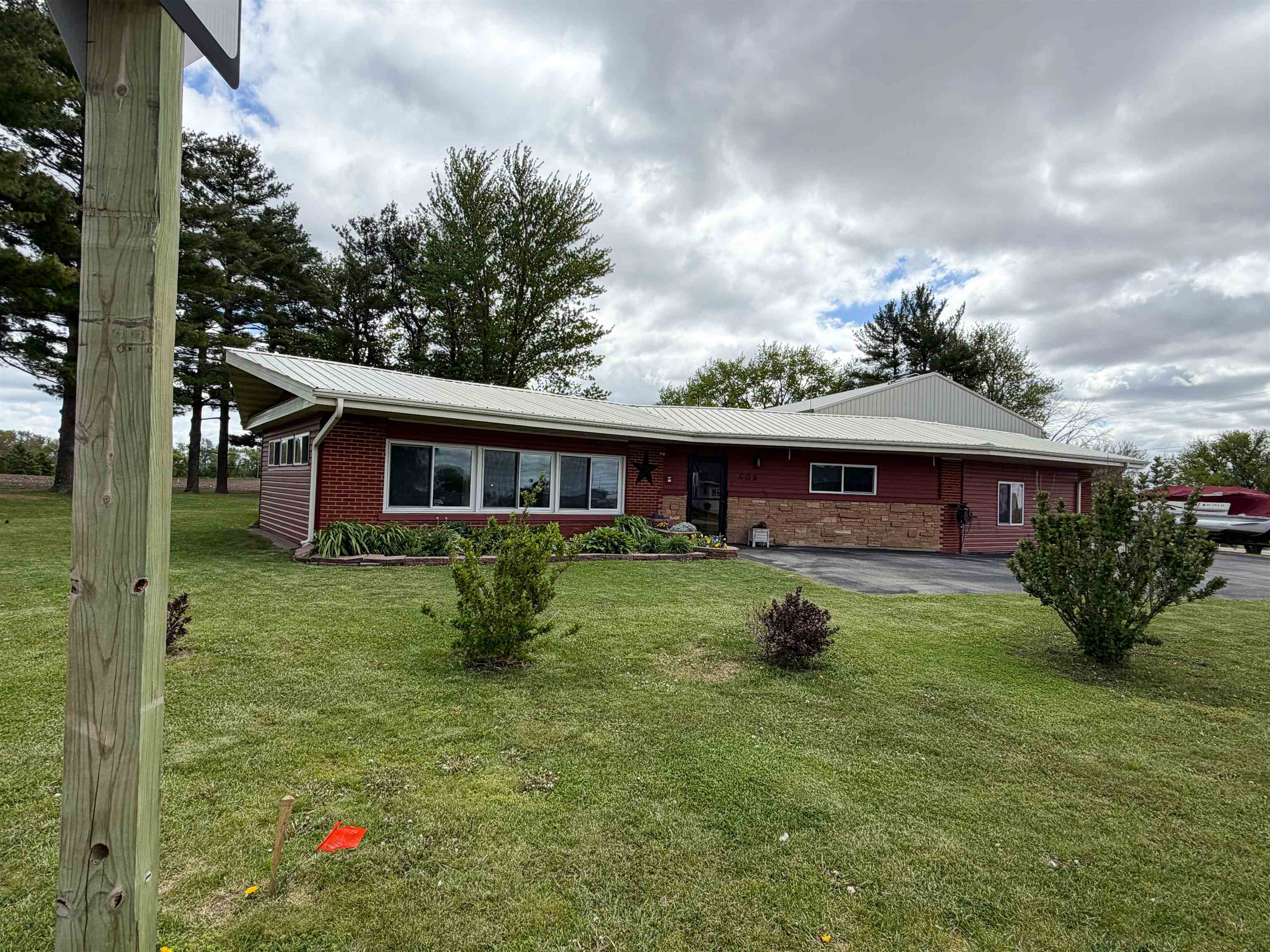 609 South County Road Montfort, WI 53569 - Photo 3 of 40