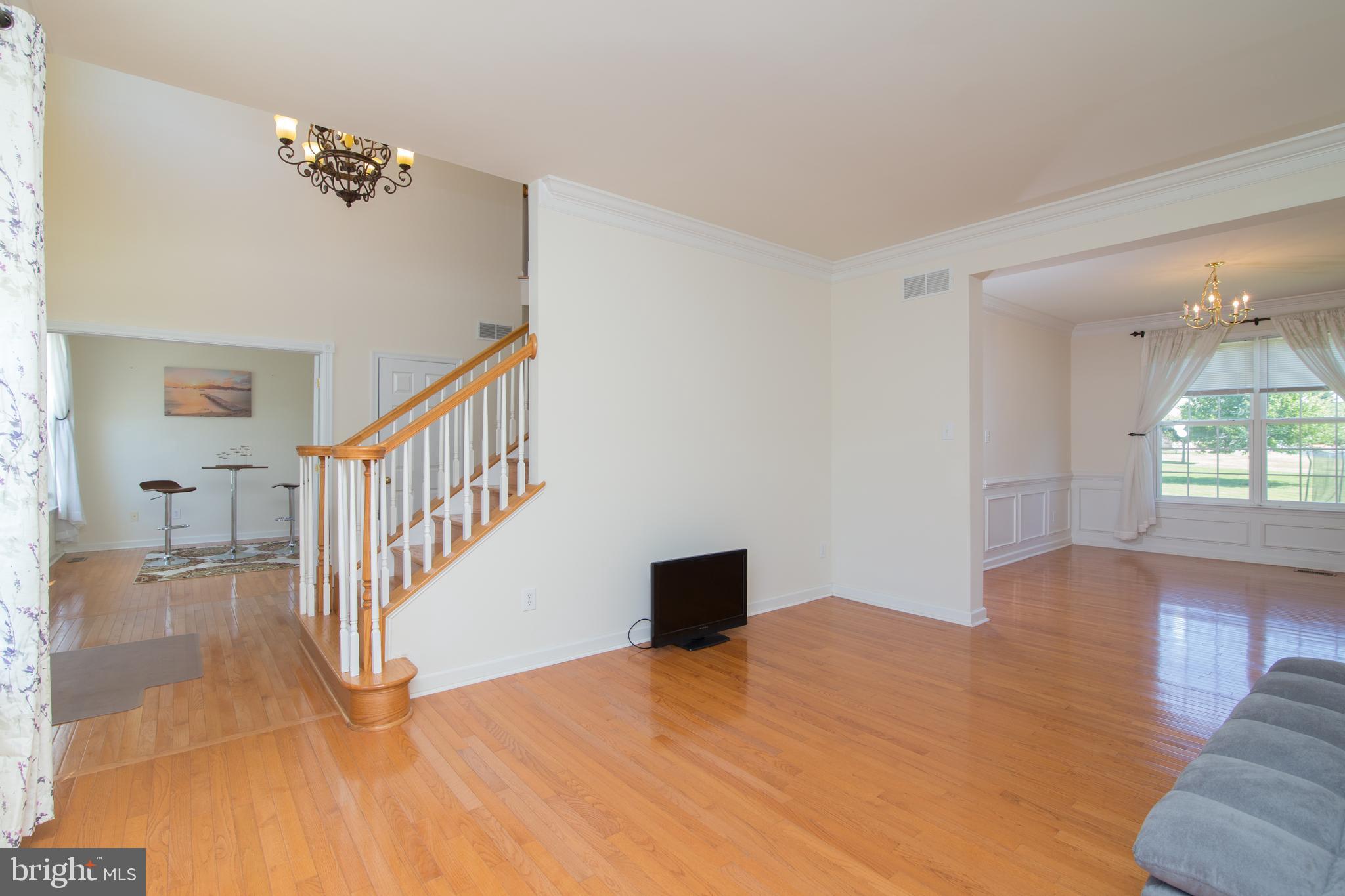 106 Tatham Road Bensalem, PA 19020 - Photo 12 of 47 Living Room