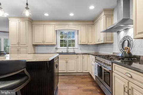 $824,900 | 463 Foulke Lane, Springfield, PA 19064