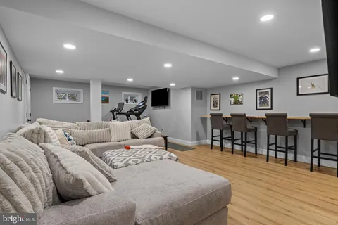 $824,900 | 463 Foulke Lane, Springfield, PA 19064