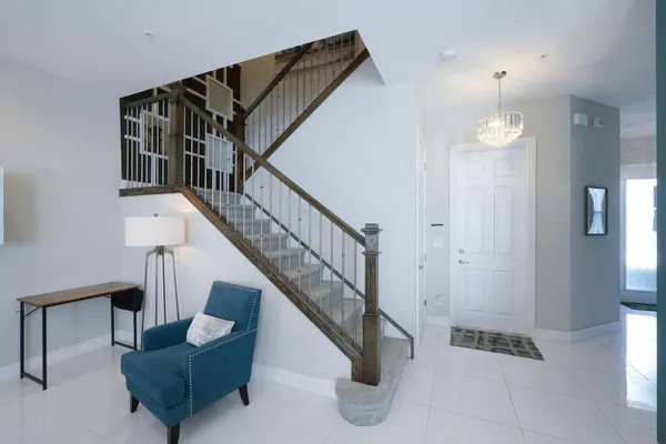 a view of entryway and workspace