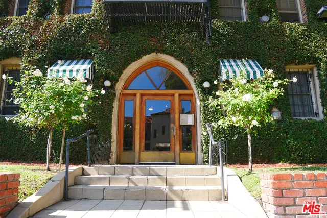 a view of outdoor space yard and patio