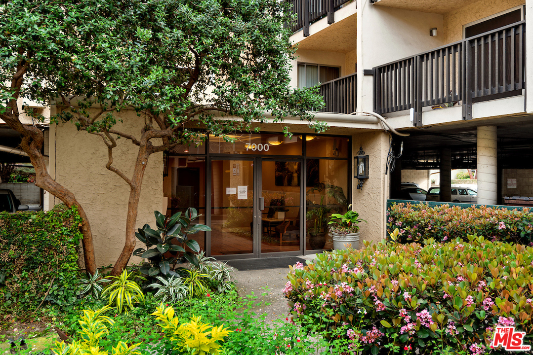 7303 Raintree Circle, Unit 303 Culver City, CA 90230 - Photo 11 of 15