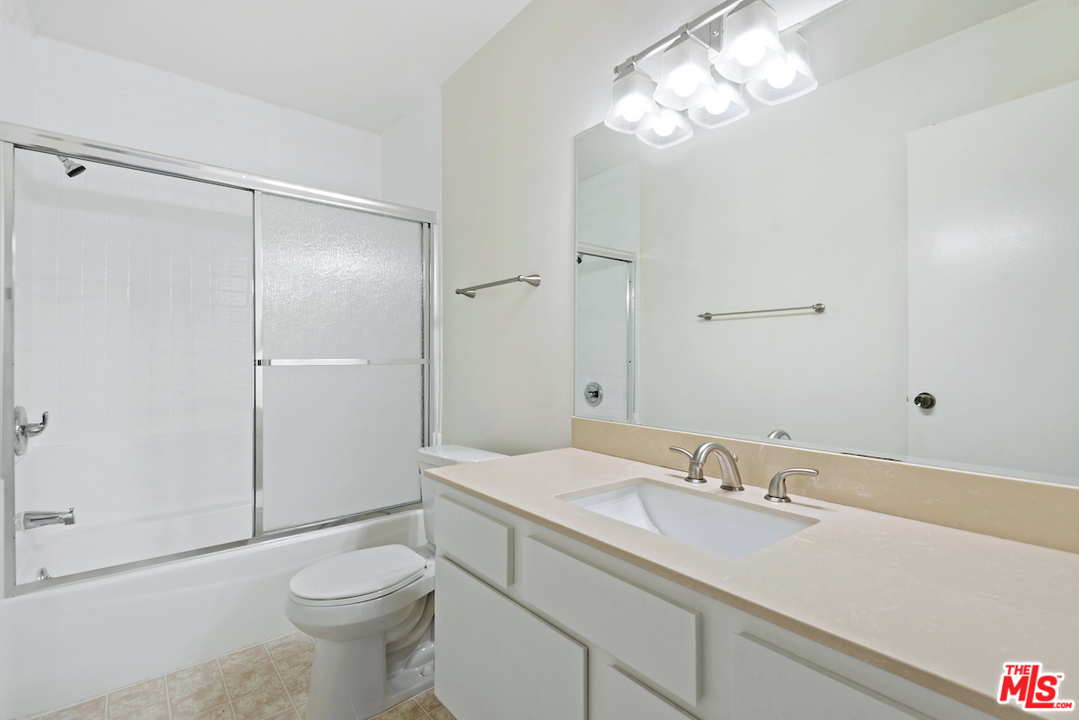 7303 Raintree Circle, Unit 303 Culver City, CA 90230 - Photo 5 of 15