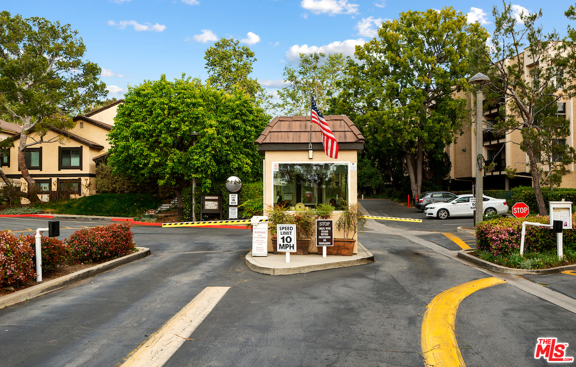 7303 Raintree Circle, Unit 303 Culver City, CA 90230 - Photo 10 of 15