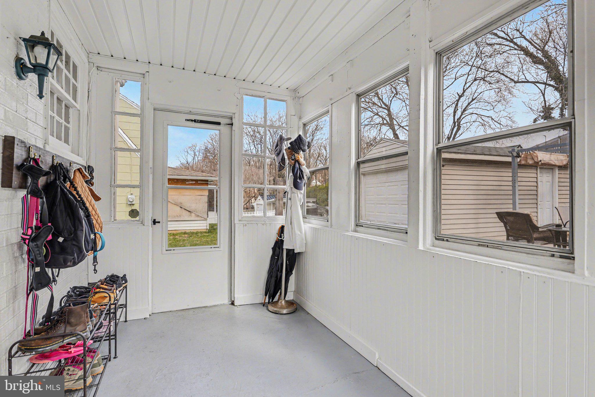 524 Hillcrest Road York, PA 17403 - Photo 10 of 26 Enclosed Porch off the Kitchen
