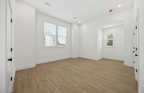 $425,000 | 2121 Hoskins Drive, Unit C, Houston, TX 77080