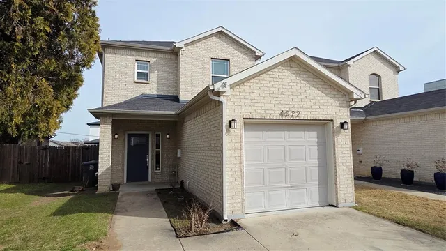 $3,000 | 4022 Ivanhoe Lane, Dallas, TX 75212