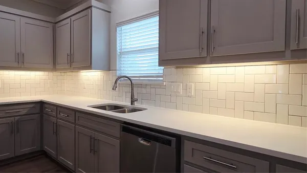 $2,895 | 4022 Ivanhoe Lane, Dallas, TX 75212