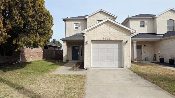 $2,895 | 4022 Ivanhoe Lane, Dallas, TX 75212