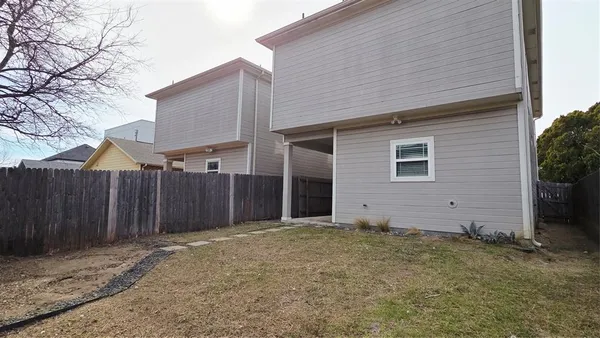 $2,895 | 4022 Ivanhoe Lane, Dallas, TX 75212