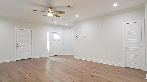 $2,895 | 4022 Ivanhoe Lane, Dallas, TX 75212