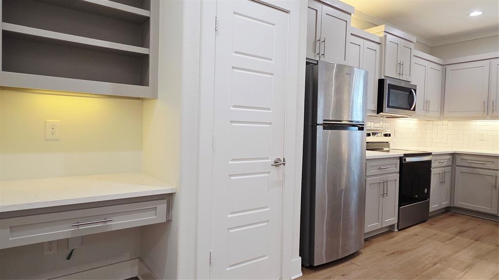 4022 Ivanhoe Lane Dallas, TX 75212 - Photo 9 of 28