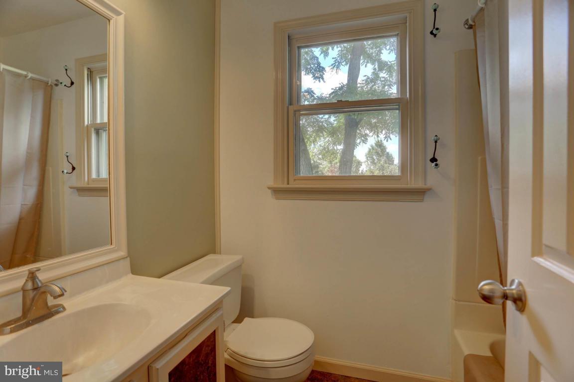 362 Delp Road Lancaster, PA 17601 - Photo 9 of 20 Gallery Image 9