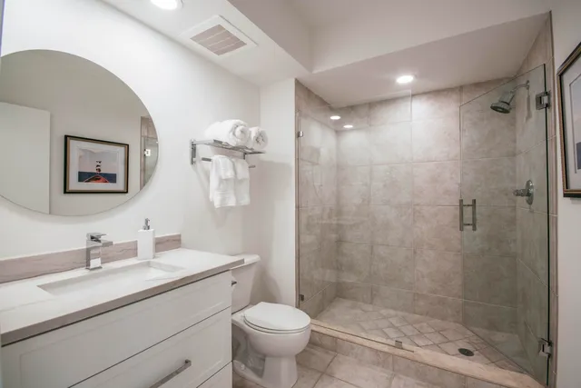 $649,990 | 1551 North Flagler Drive, Unit 1216, West Palm Beach, FL 33401