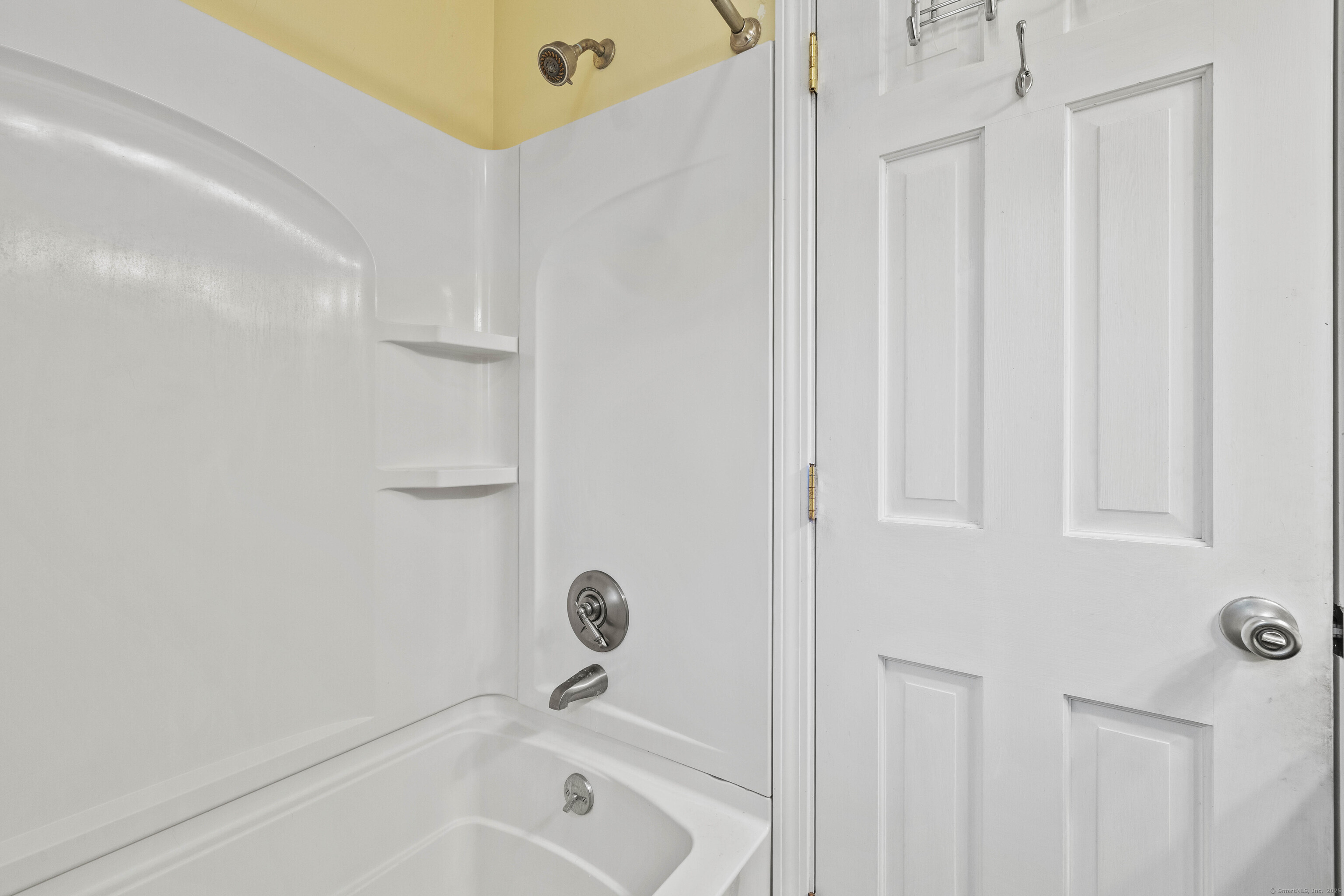 779 Summer Hill Road Madison, CT 06443 - Photo 25 of 40 a bathroom with a bathtub