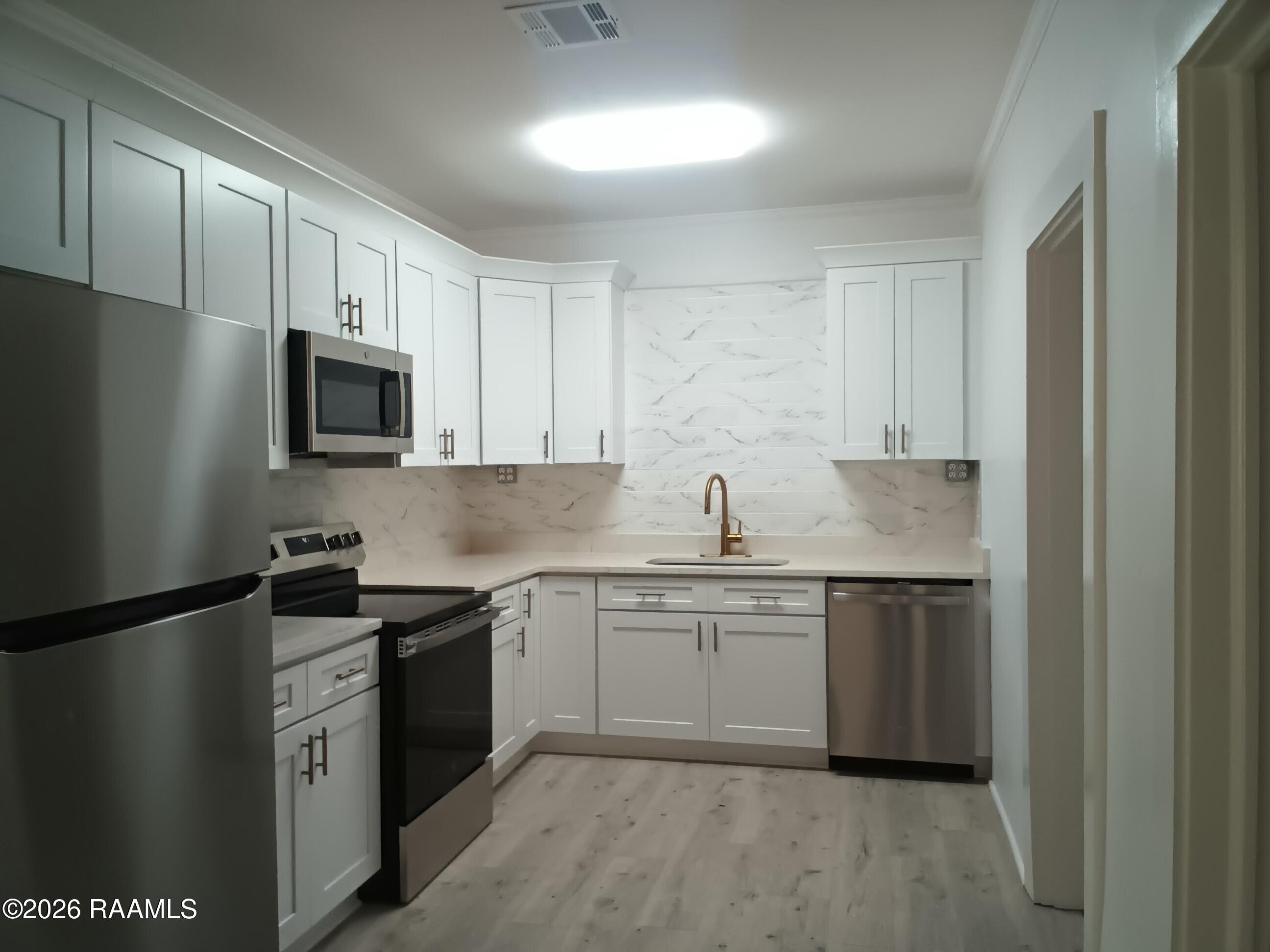 803 20 Arpent Road New Iberia, LA 70560 - Photo 6 of 21 IMG_20260313_132926_6
