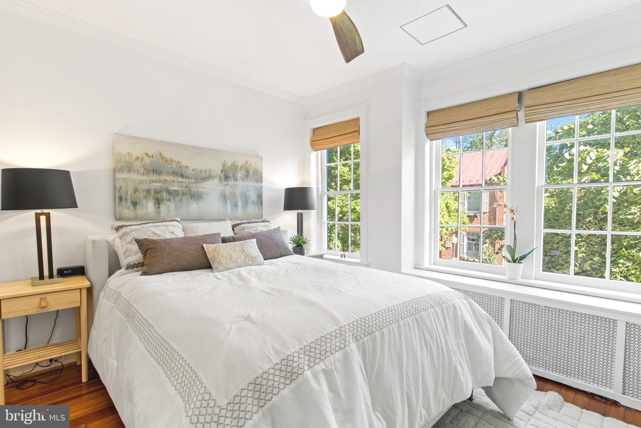 3316 Reservoir Road Northwest Washington, DC 20007 - Photo 13 of 32 Nicely sized primary bedroom