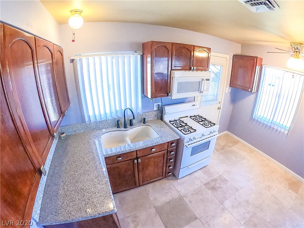 411 Rutile Way Henderson, NV 89015 - Photo 7 of 28