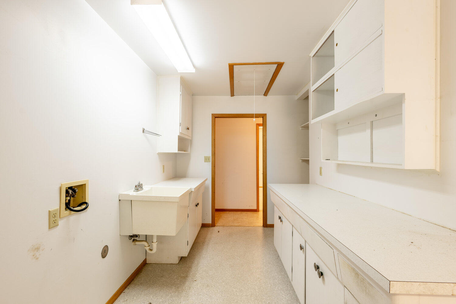 905 West Works Street Sheridan, WY 82801 - Photo 20 of 38 014_dsc_8992-hdr_185