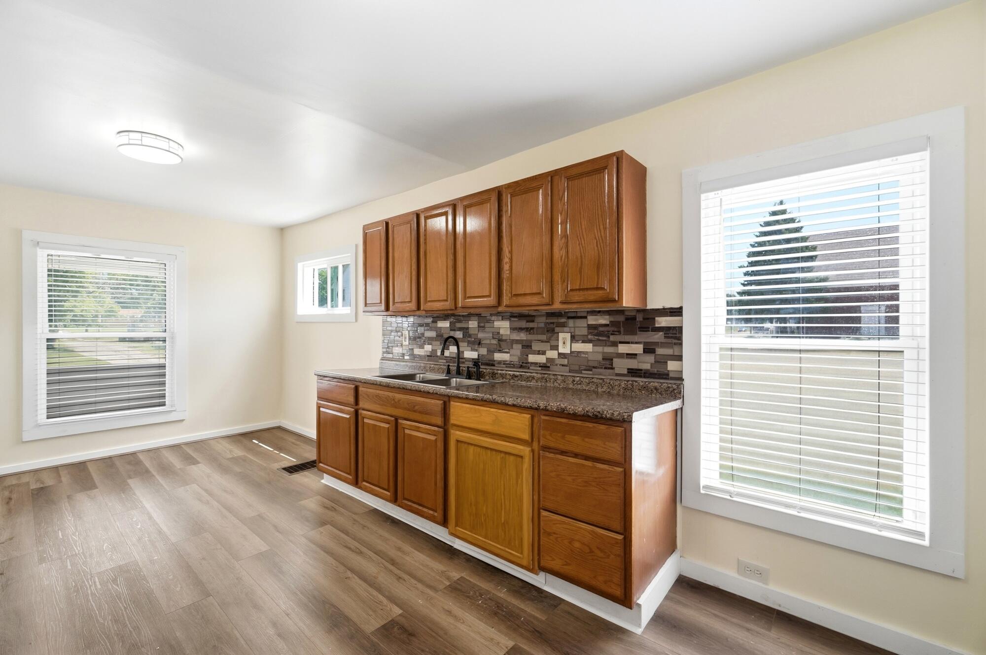 2015 Clifton Avenue Springfield, OH 45505 - Photo 13 of 56 064