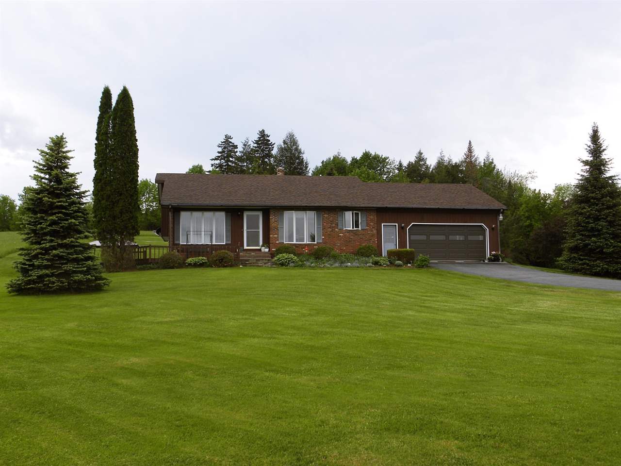 2439 East Albany Road Barton, VT 05875 - Photo 1 of 36