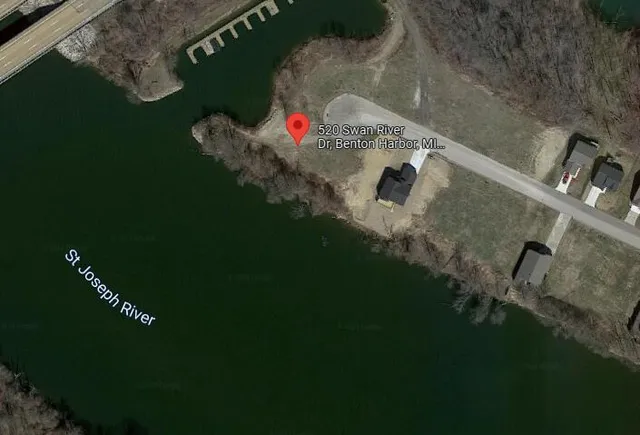 $79,000 | 520 Swan River Drive, Benton Harbor, MI 49022