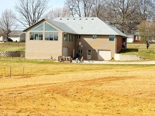 $519,000 | 1516 Nebraska Street, Mound City, MO 64470