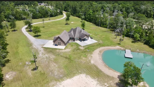 $595,000 | 5584 West Grigsby Road, Vidor, TX 77662