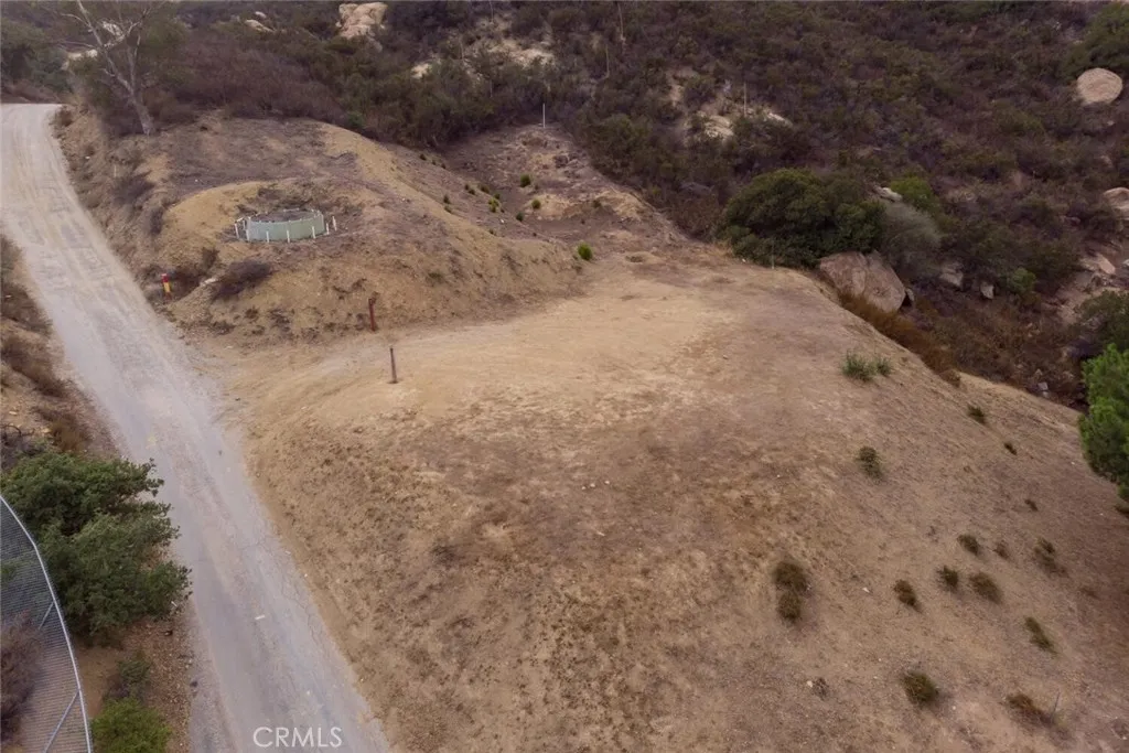 7815 Mesa Simi Valley Simi Valley, CA 93063 - Photo 21 of 25 a view of a backyard of a house