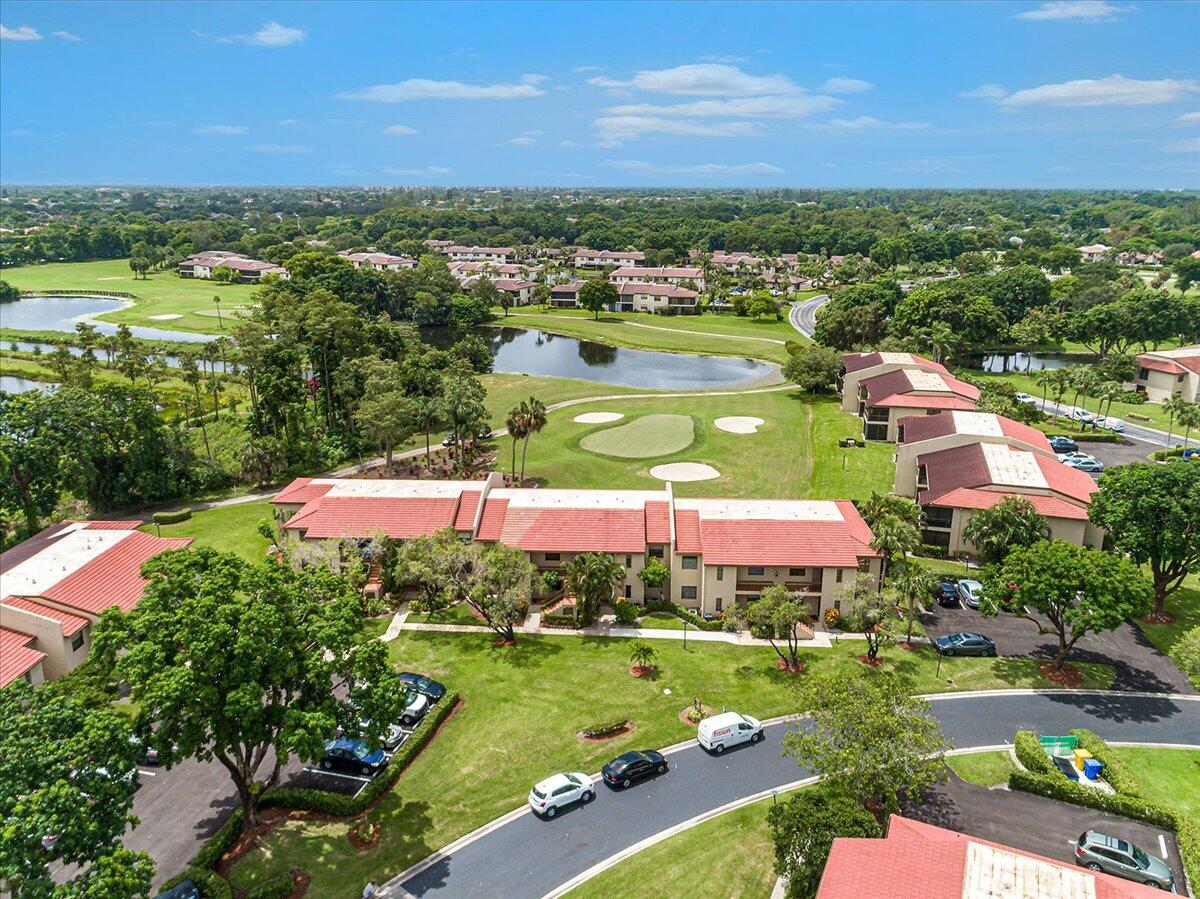 21719 Arriba Real, Unit J Boca Raton, FL 33433 - Photo 21 of 33 a view of a city