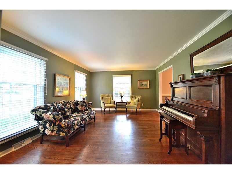 7244 Merriam Road Indianapolis, IN 46240 - Photo 4 of 23 Gallery Image 4