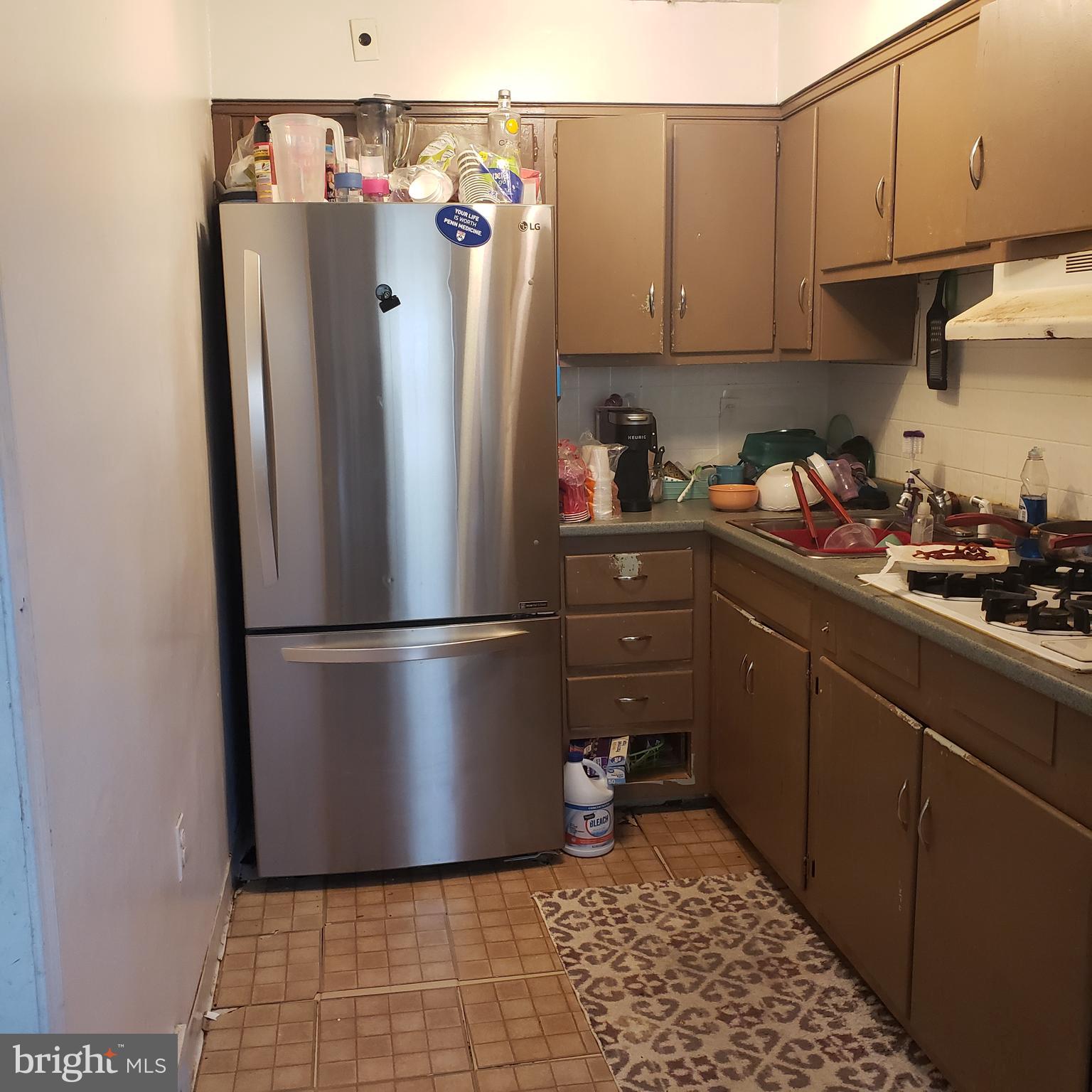 204 East Claremont Road Philadelphia, PA 19120 - Photo 6 of 21 Kitchen