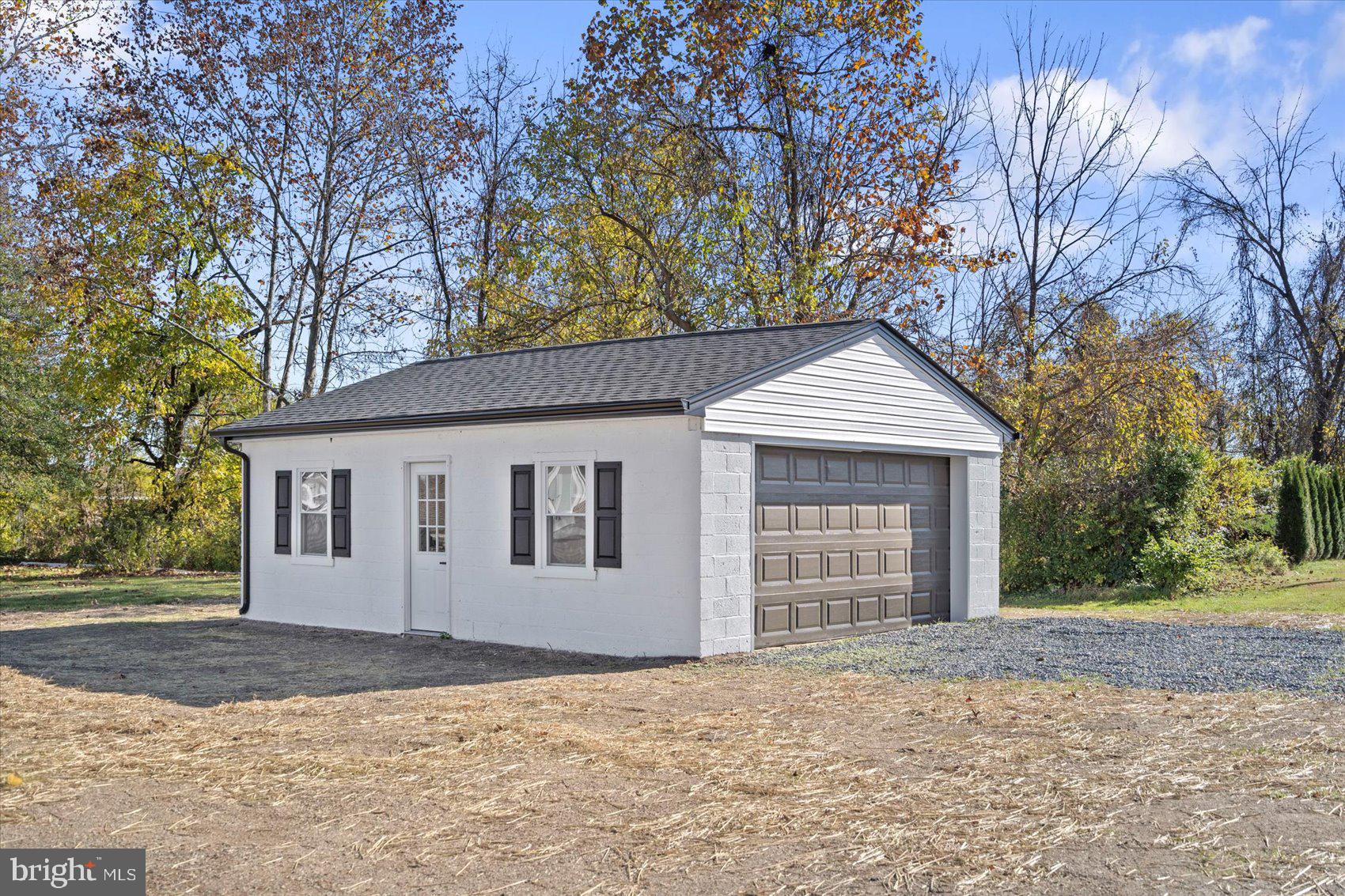 7215 Golden Ring Road Essex, MD 21221 - Photo 8 of 45 Gallery Image 8