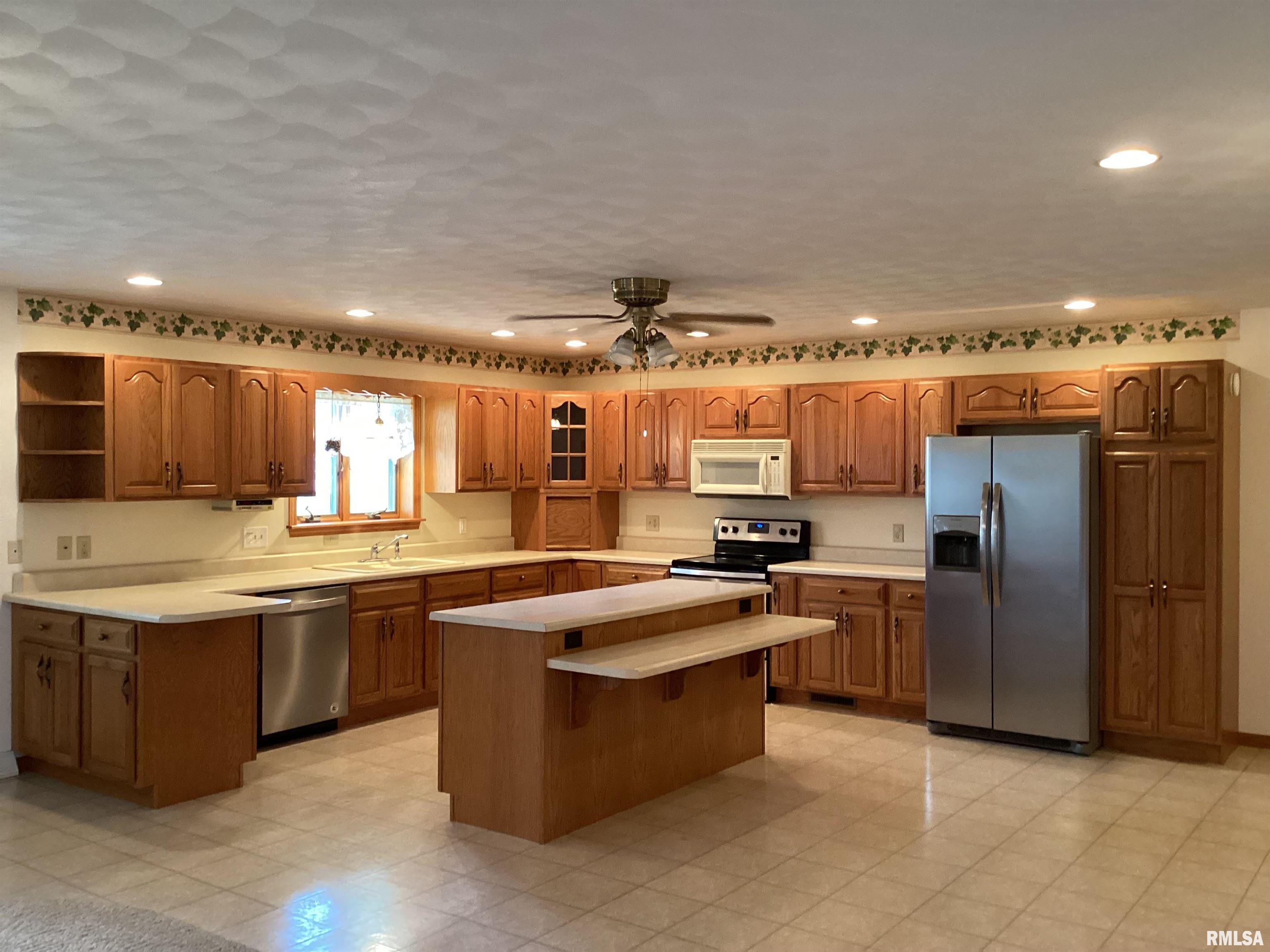 535 West Fulton Street Farmington, IL 61531 - Photo 24 of 83