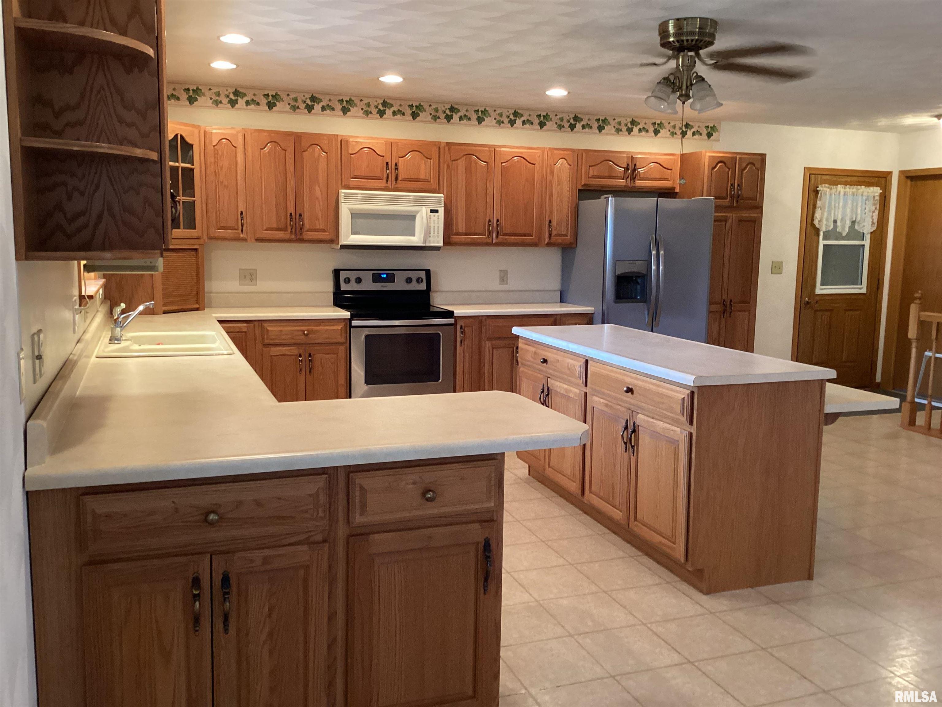 535 West Fulton Street Farmington, IL 61531 - Photo 25 of 83