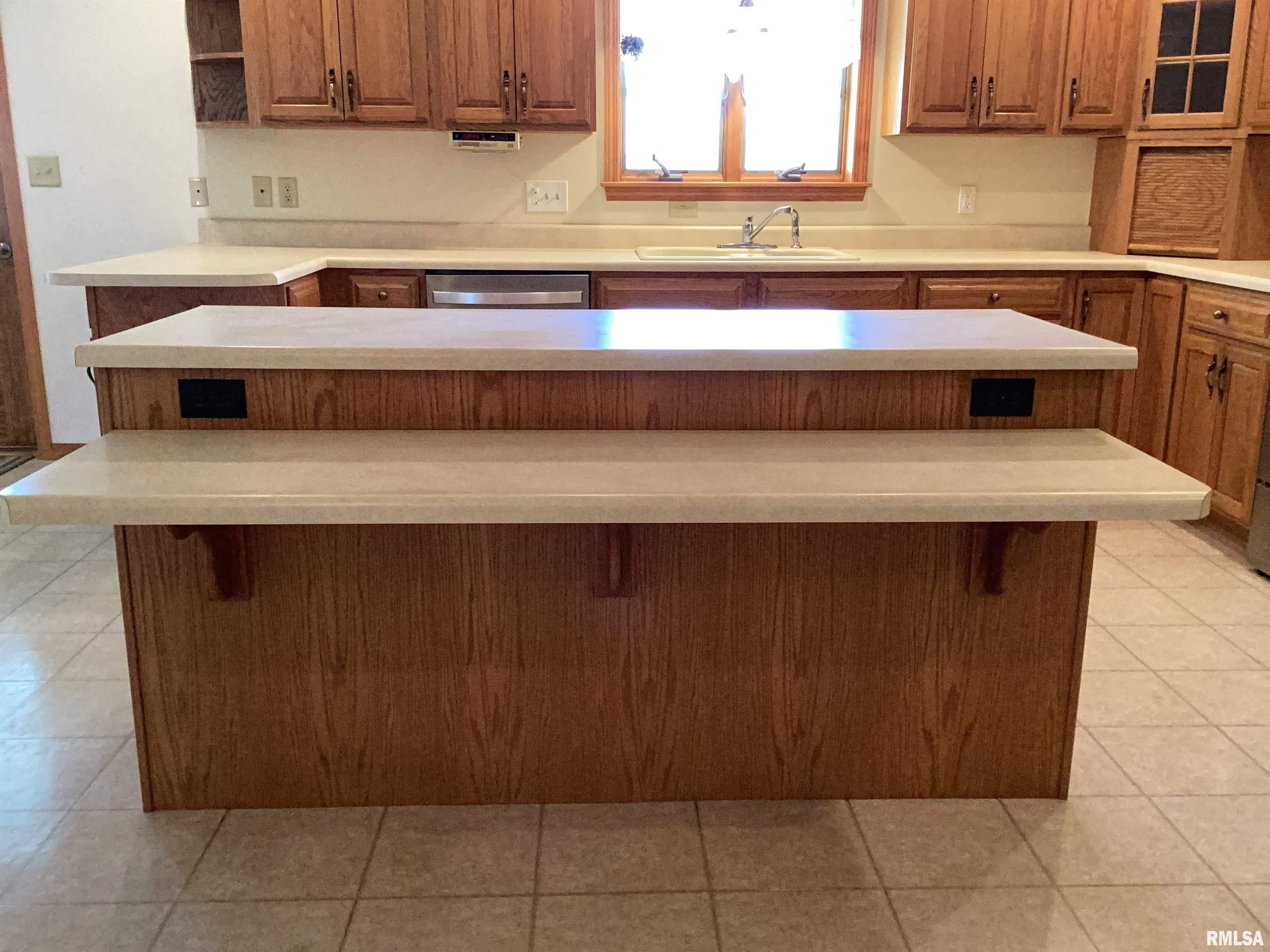 535 West Fulton Street Farmington, IL 61531 - Photo 27 of 83