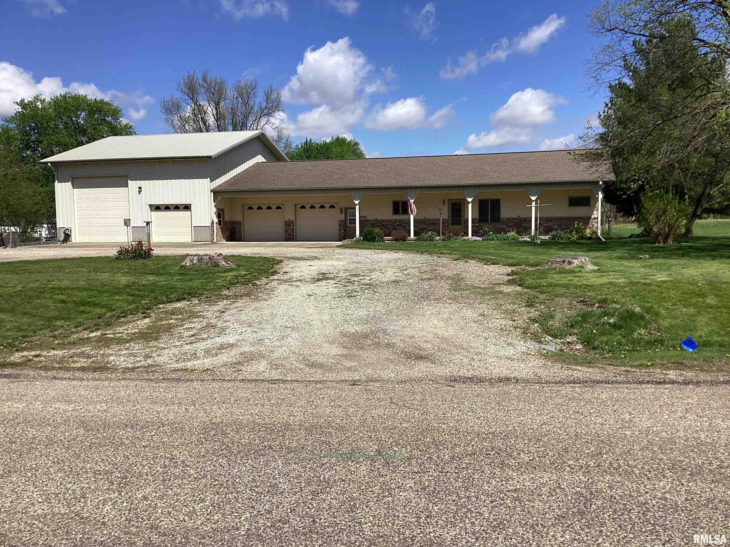 535 West Fulton Street Farmington, IL 61531 - Photo 3 of 83