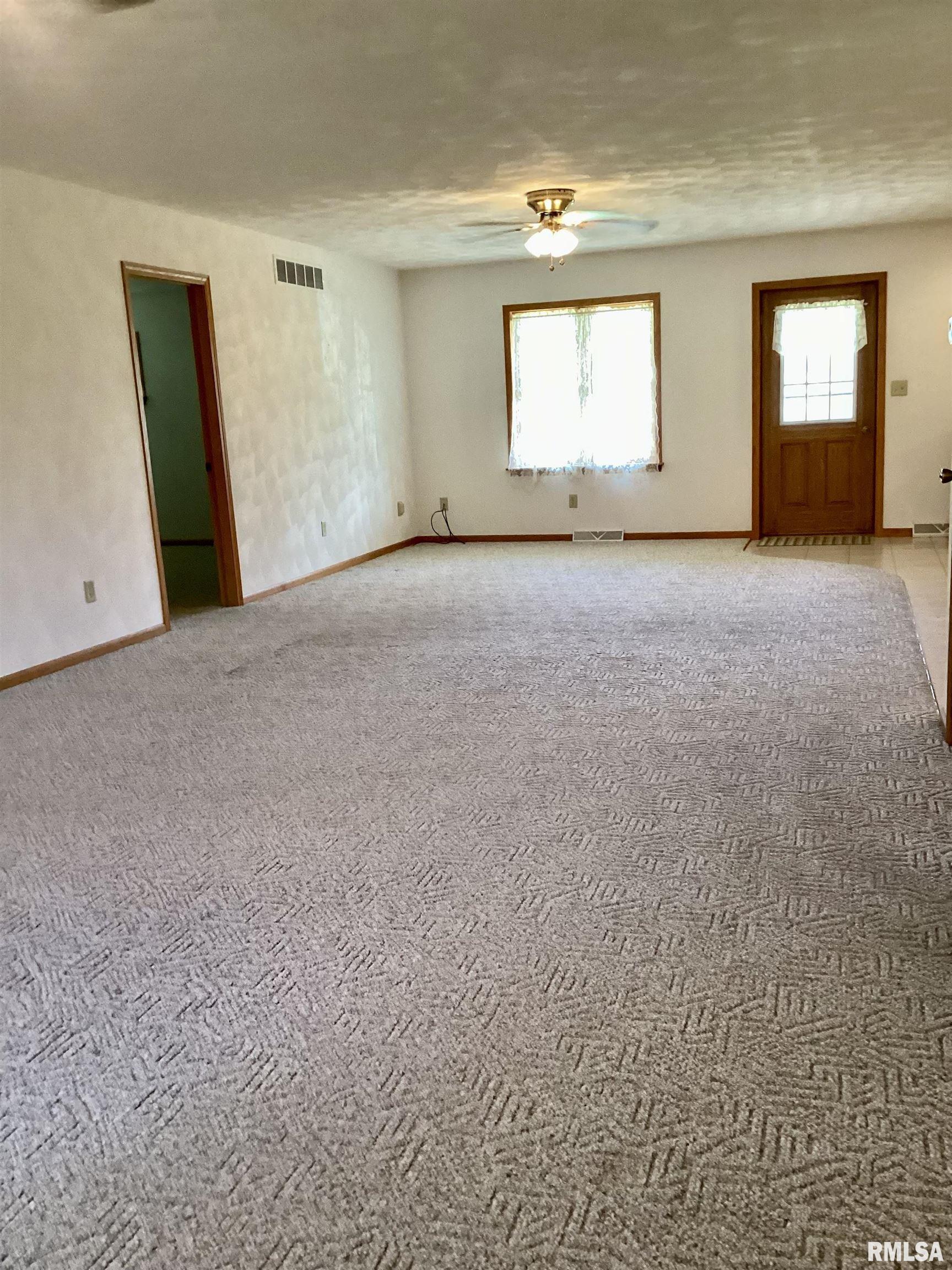 535 West Fulton Street Farmington, IL 61531 - Photo 31 of 83