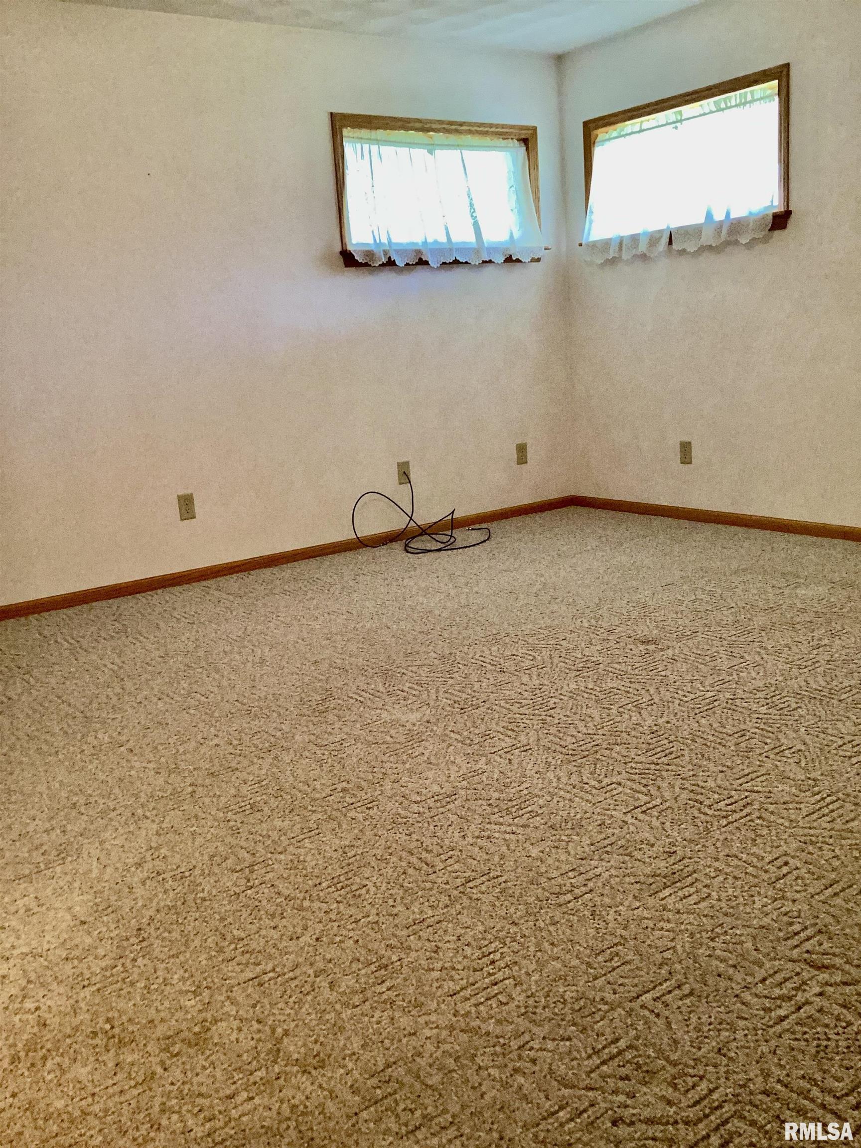 535 West Fulton Street Farmington, IL 61531 - Photo 33 of 83