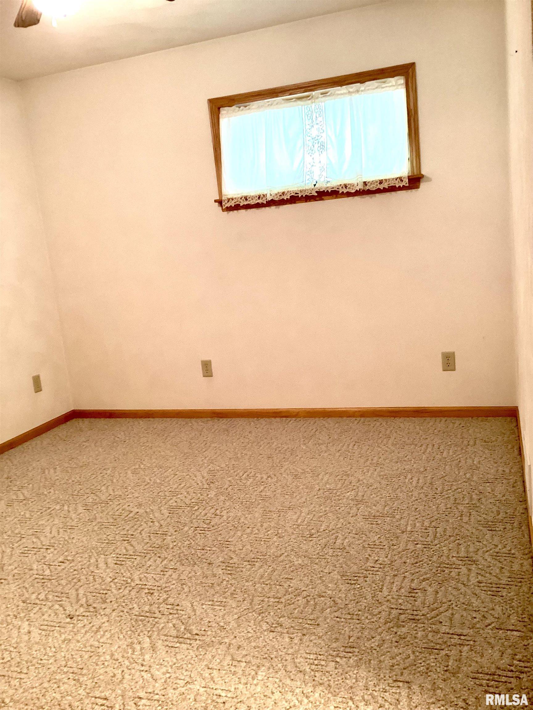 535 West Fulton Street Farmington, IL 61531 - Photo 35 of 83