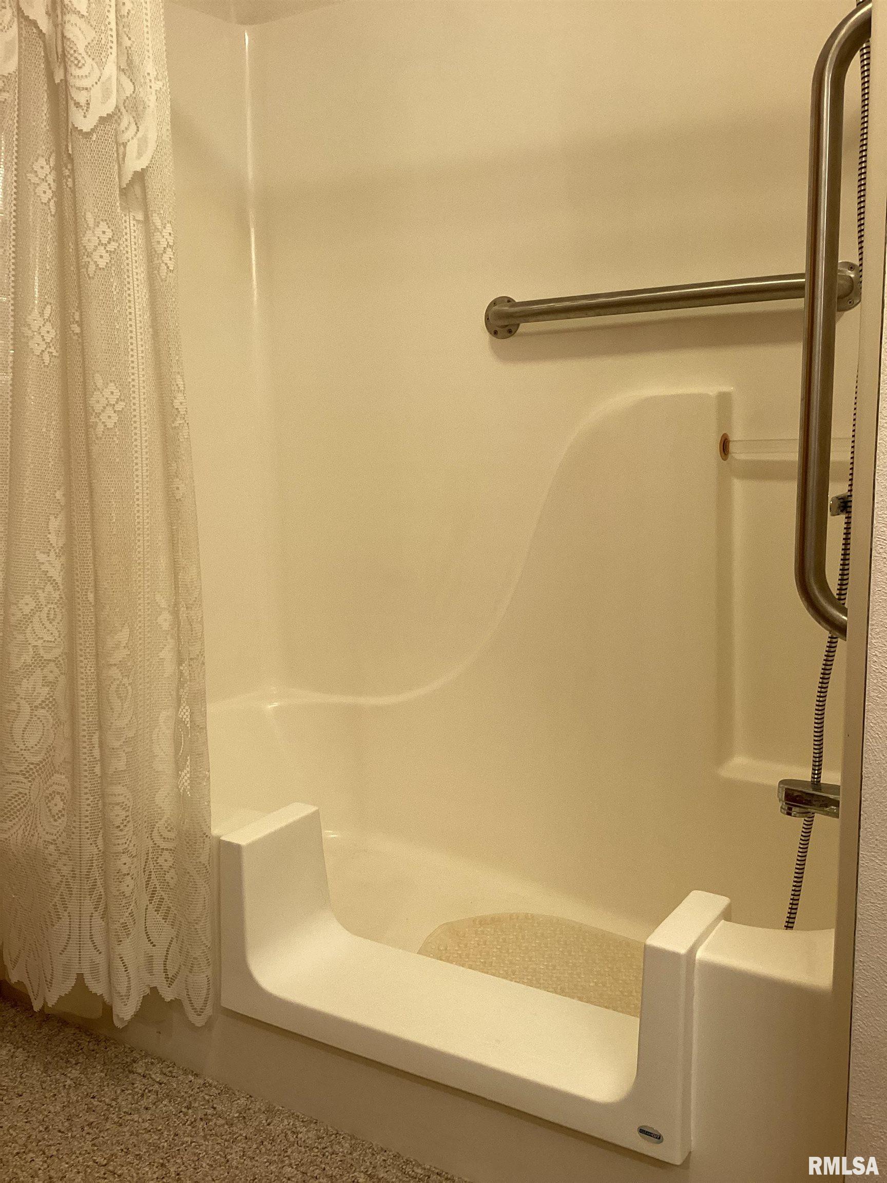 535 West Fulton Street Farmington, IL 61531 - Photo 40 of 83