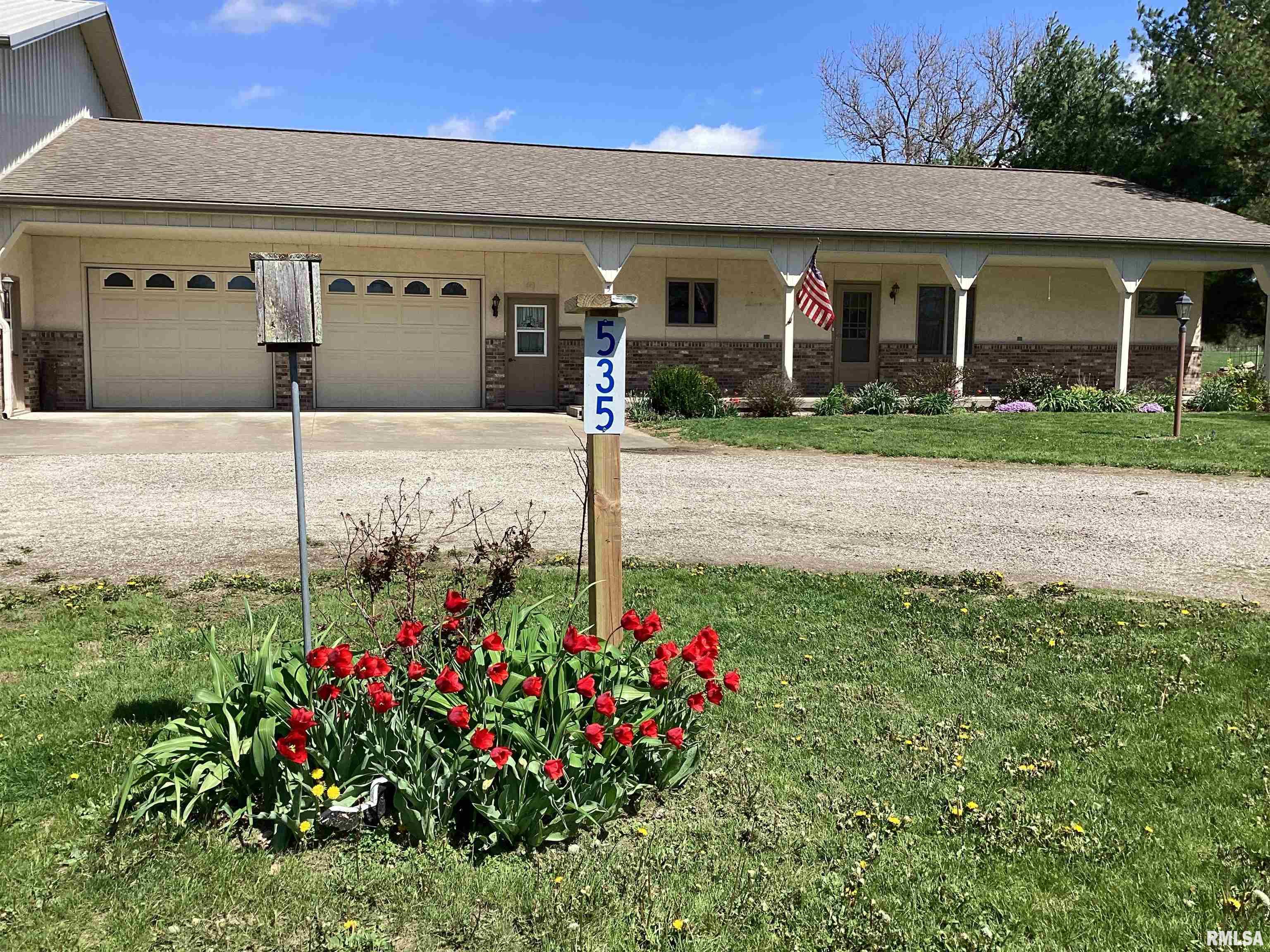 535 West Fulton Street Farmington, IL 61531 - Photo 4 of 83