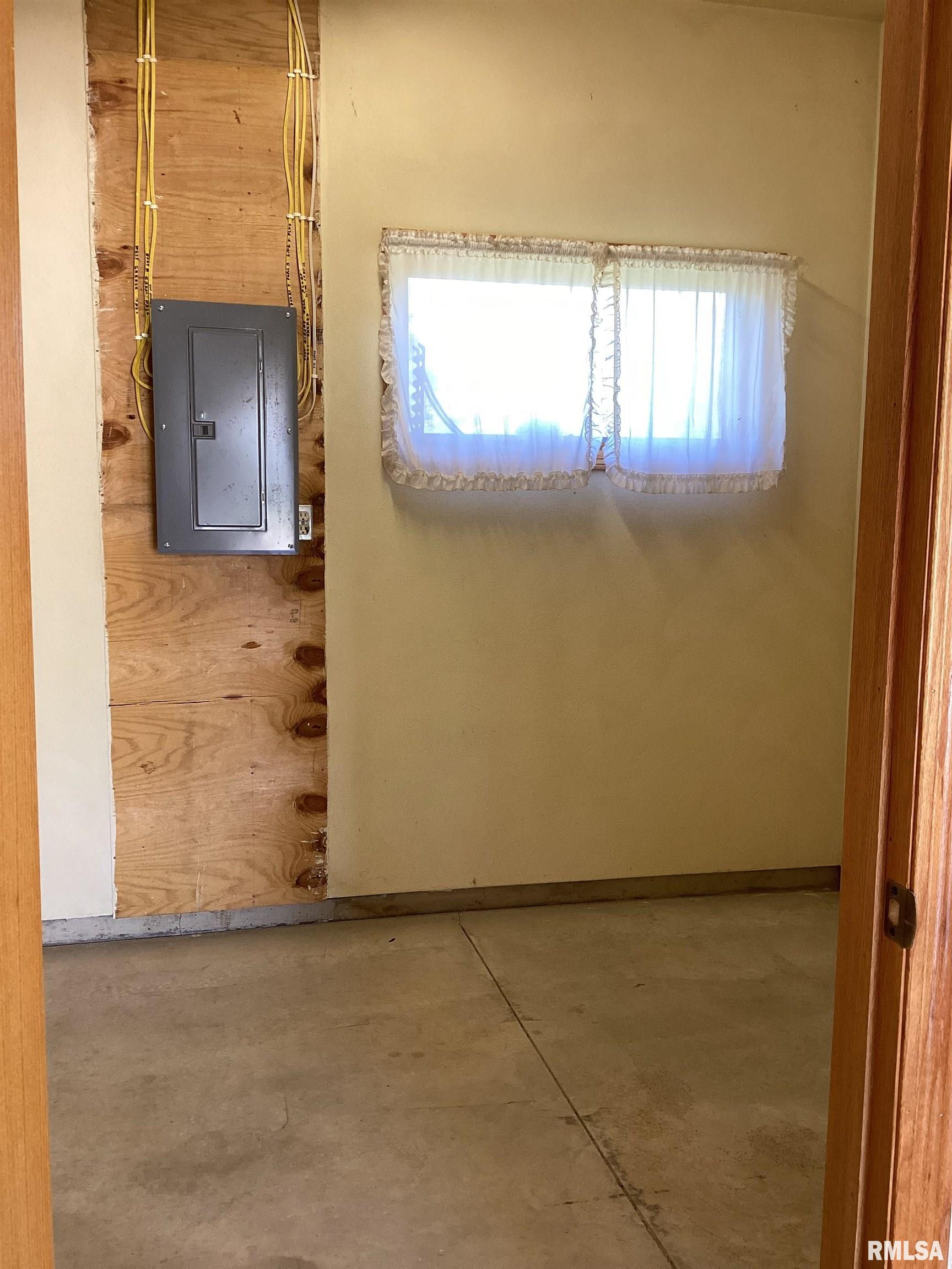 535 West Fulton Street Farmington, IL 61531 - Photo 78 of 83