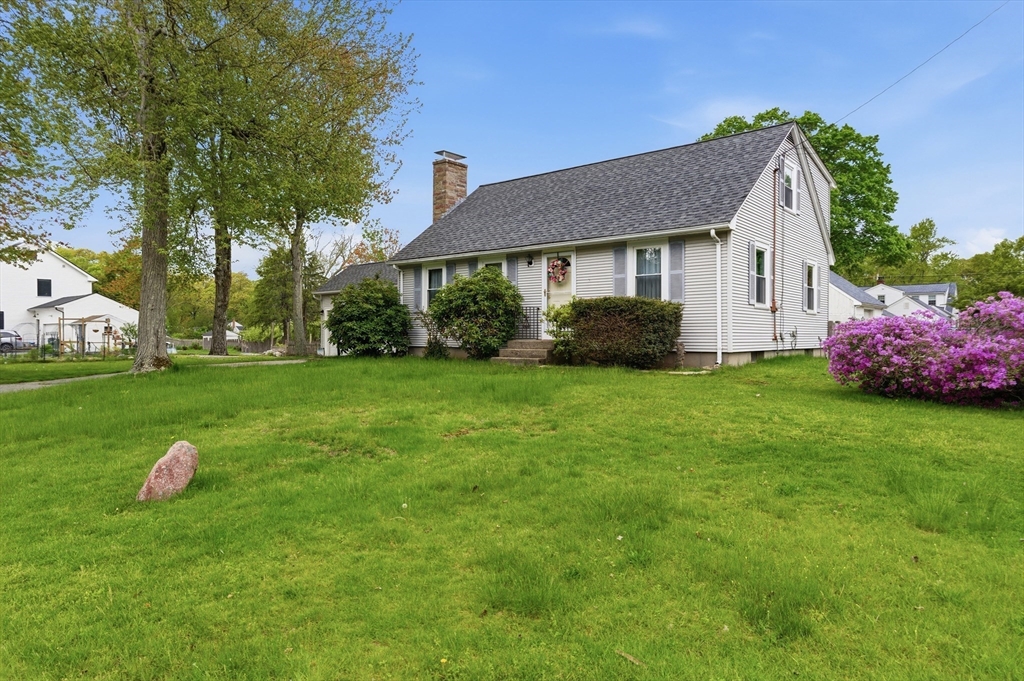 188 Glendale Road Attleboro, MA 02703 - Photo 30 of 37 a view of a house with garden