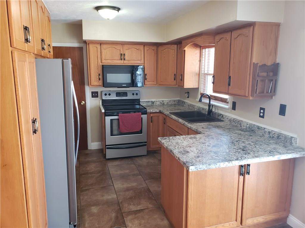 424 South Rangeline Road Anderson, IN 46012 - Photo 6 of 19 Gallery Image 6