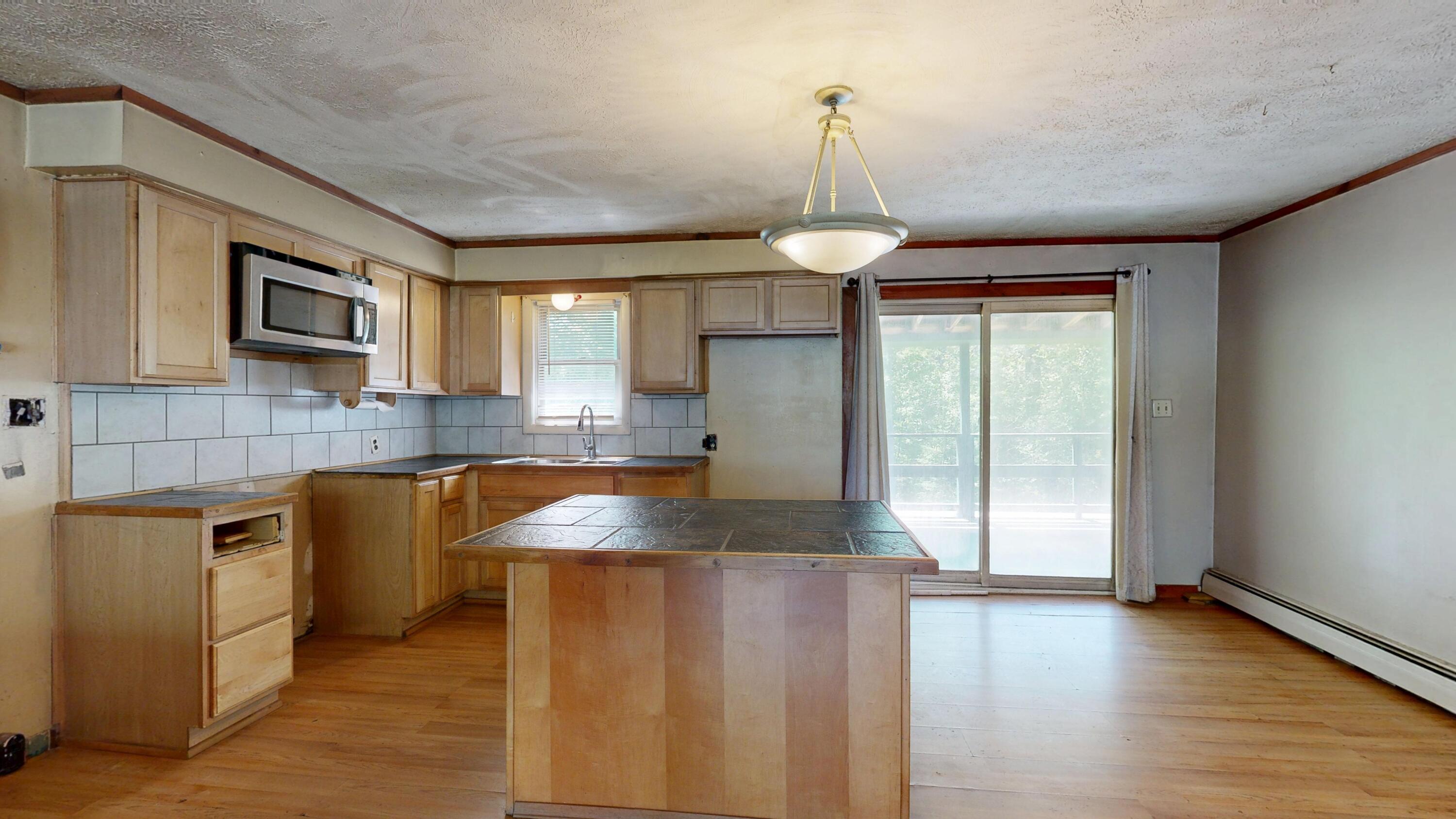 225 Middle Road Sabattus, ME 04280 - Photo 7 of 27 Kitchen